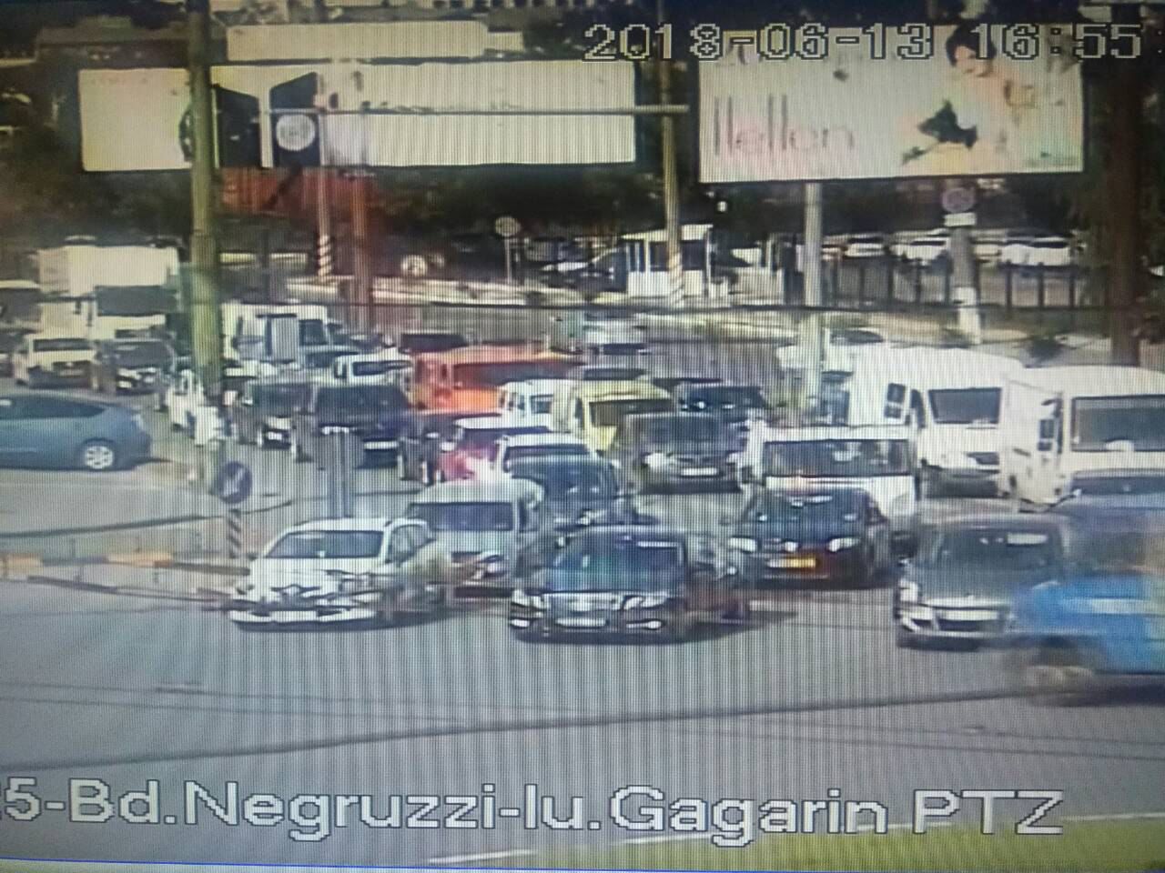 В столице произошло ДТП, в ряде районов образовались пробки