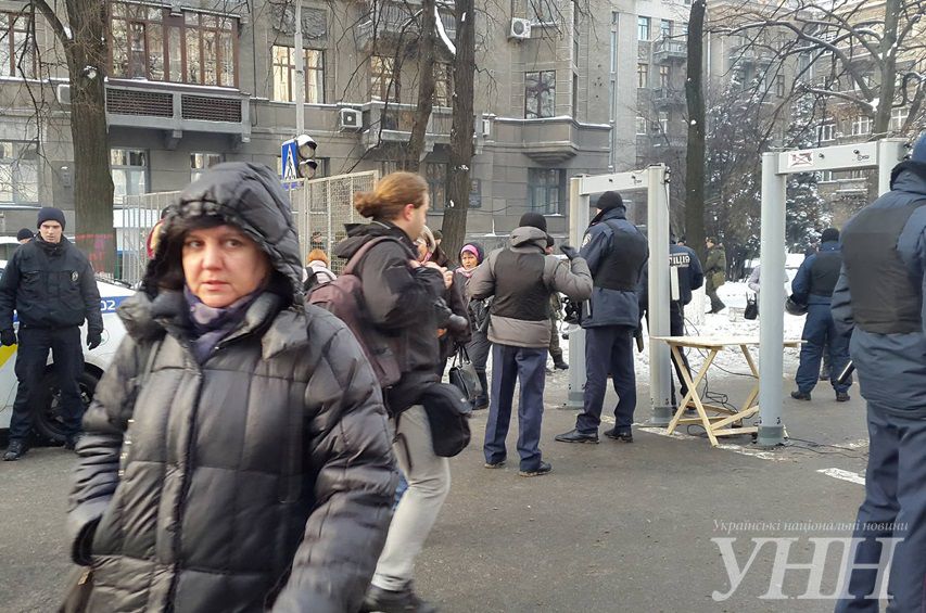 В Киеве перекрыли центр, работают взрывотехники