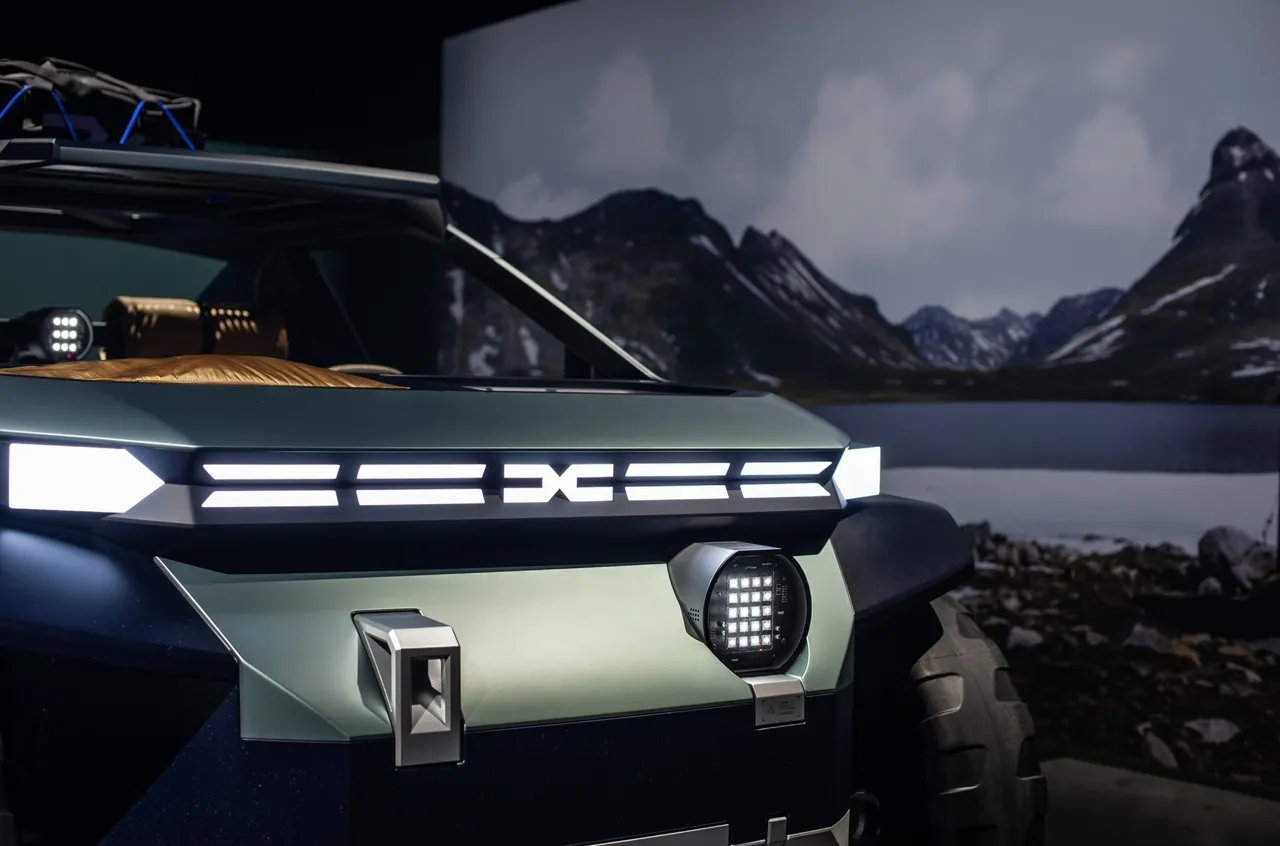 Dacia представила концептуальный внедорожник Manifesto с одной фарой