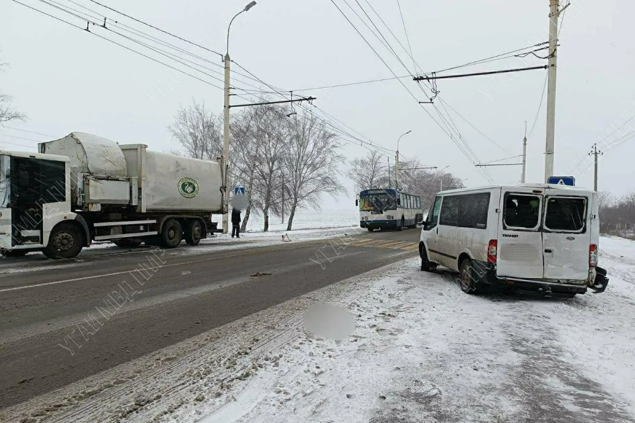 В Парканах на пешеходном переходе водитель грузовика сбил женщину