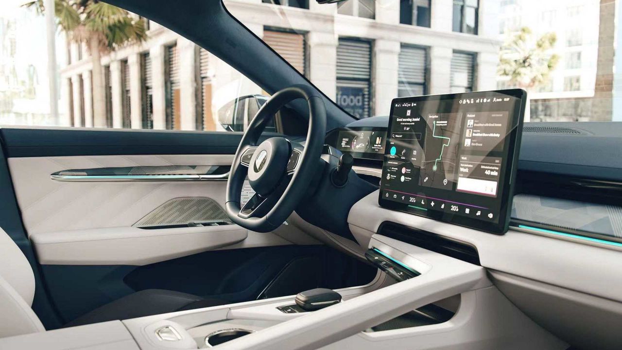 Geely представил электромобиль с запасом хода 700 км