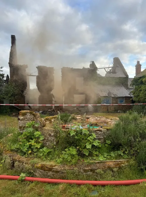 Persoane necunoscute au incendiat casa în care a copilărit Prințesa Diana