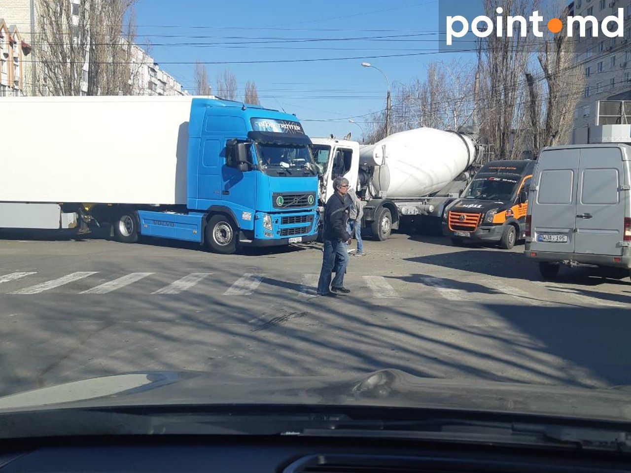 Из-за ДТП на злополучном перекрестке на Буюканах образовалась пробка