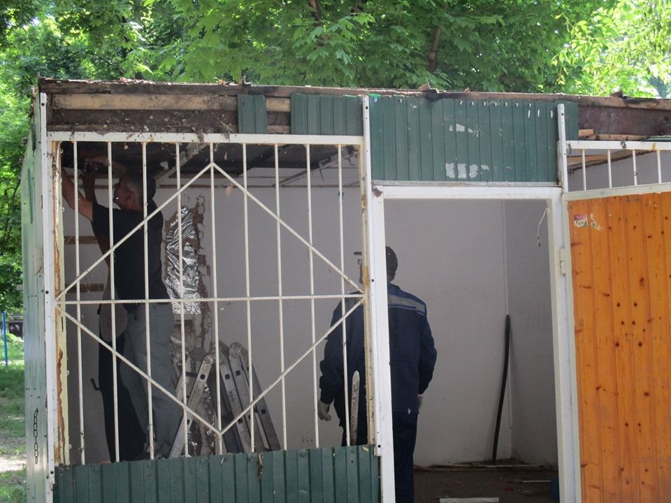 На Рышкановке демонтируют незаконно установленные киоски