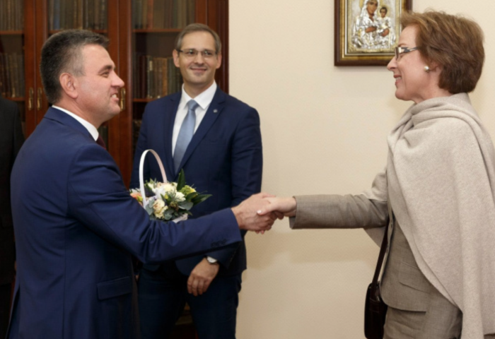 Transnistria: Krasnoseliskii a întâlnit-o cu flori pe Ambasadoarea Germaniei