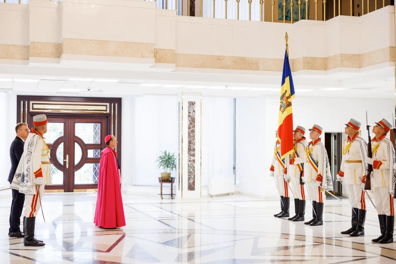 Sandu a primit scrisorile de acreditare din partea a doi noi ambasadori și a nunțiului apostolic în Moldova