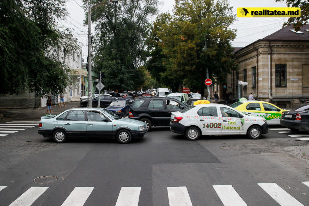 Закрытие ПВНС спровоцировало пробки в центре Кишинева