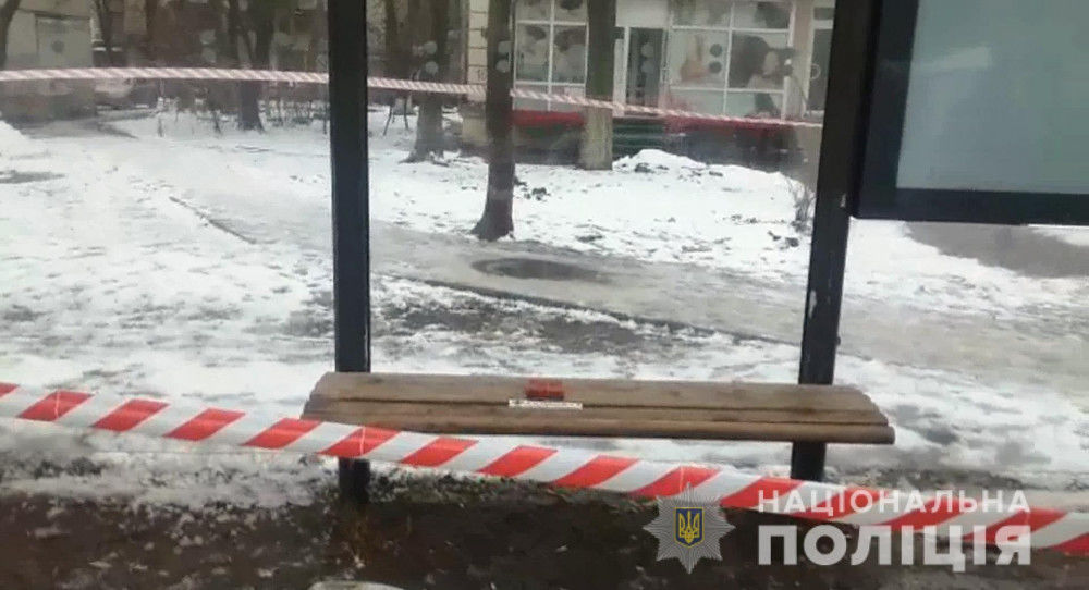 На остановке общественного транспорта в Одессе обнаружили взрывчатку