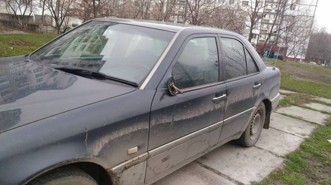 В Кишиневе пытались разобрать автомобили по запчастям