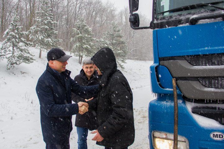 Cu cine s-a întâlnit Filip atunci când inspecta starea drumurilor