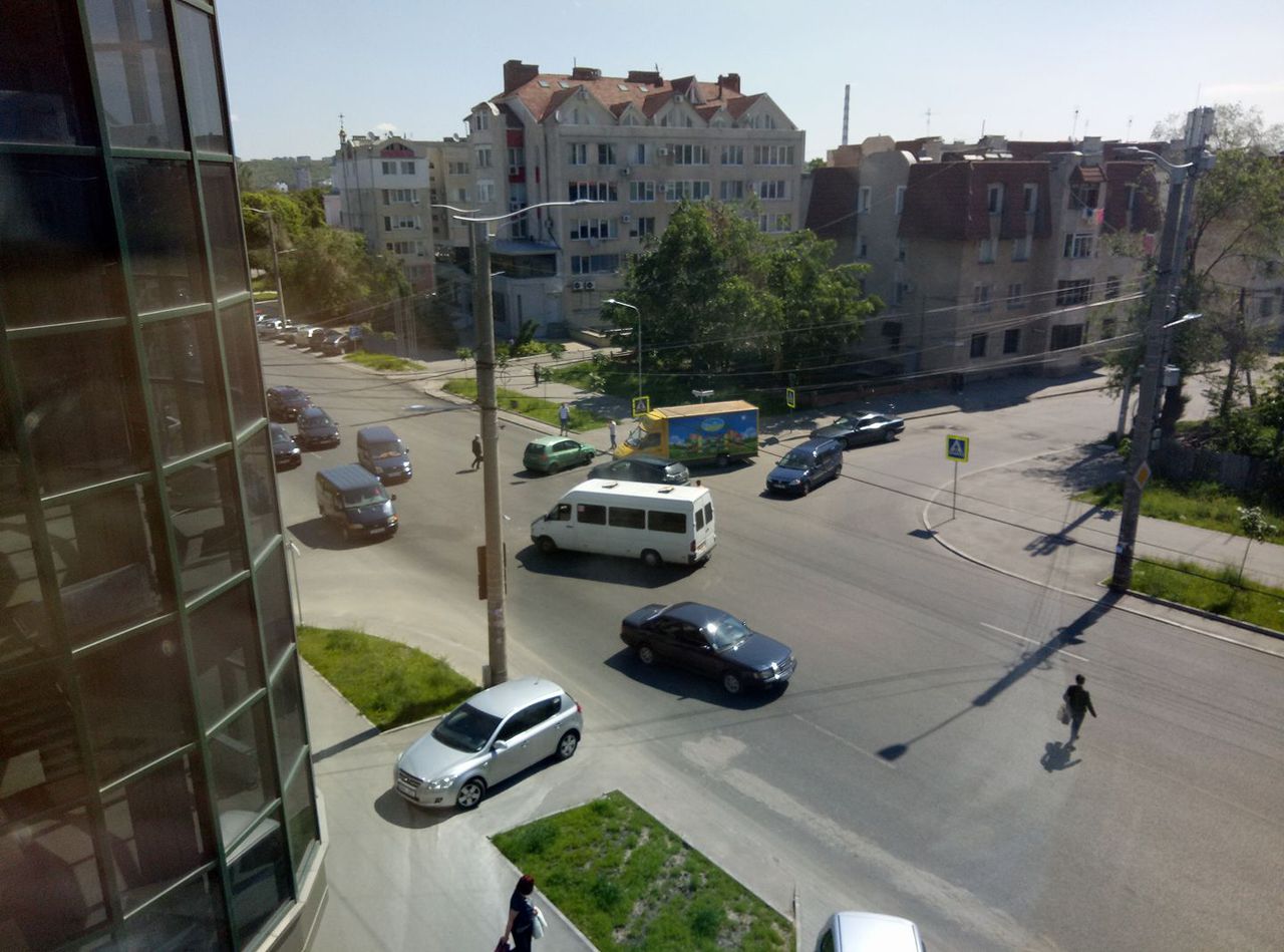 На месте вчерашнего ДТП с микроавтобусом сегодня опять произошла авария