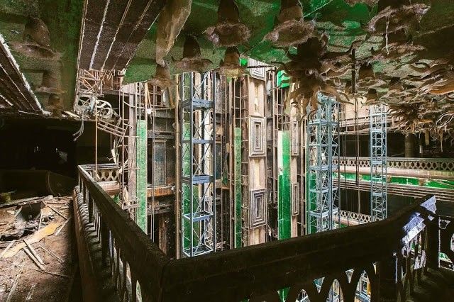 Фотограф пробрался на заброшенный лайнер Costa Concordia