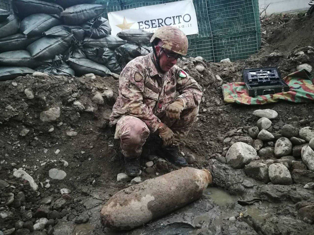 Из-за старой американской бомбы эвакуировали семь тысяч итальянцев