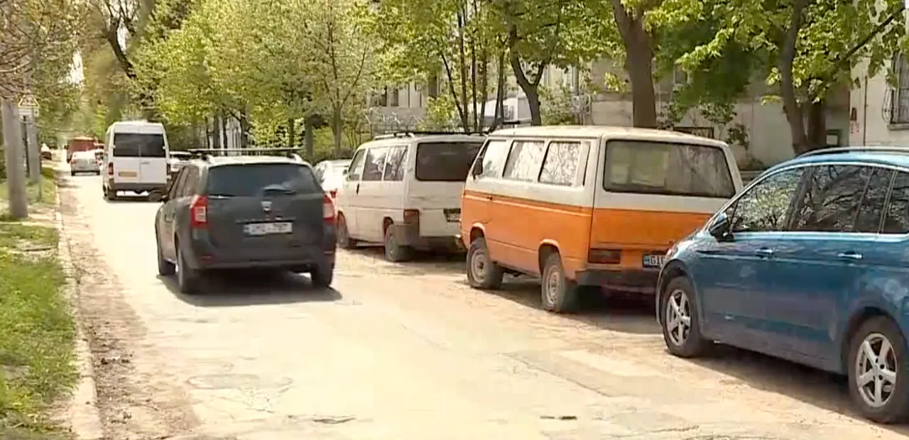Автомобили, годами брошенные на улицах, вызывают недовольство в Кишиневе