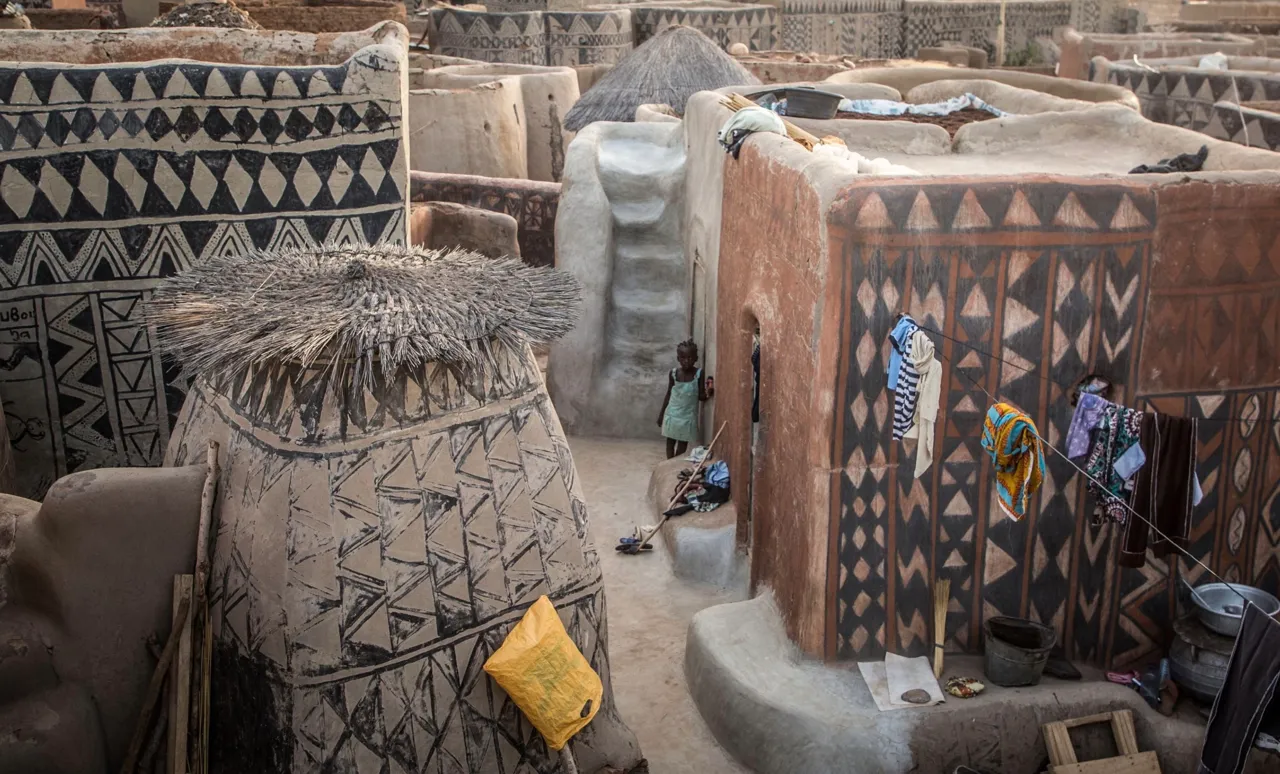Casele unice dintr-o țară africană, distruse din cauza schimbărilor climatice