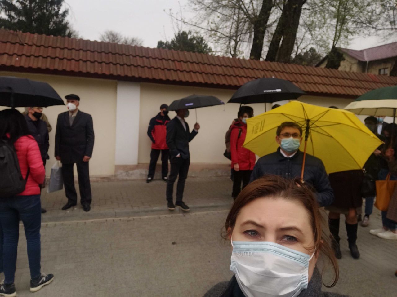 У здания КС  проходит протест: Прочь руки от юстиции