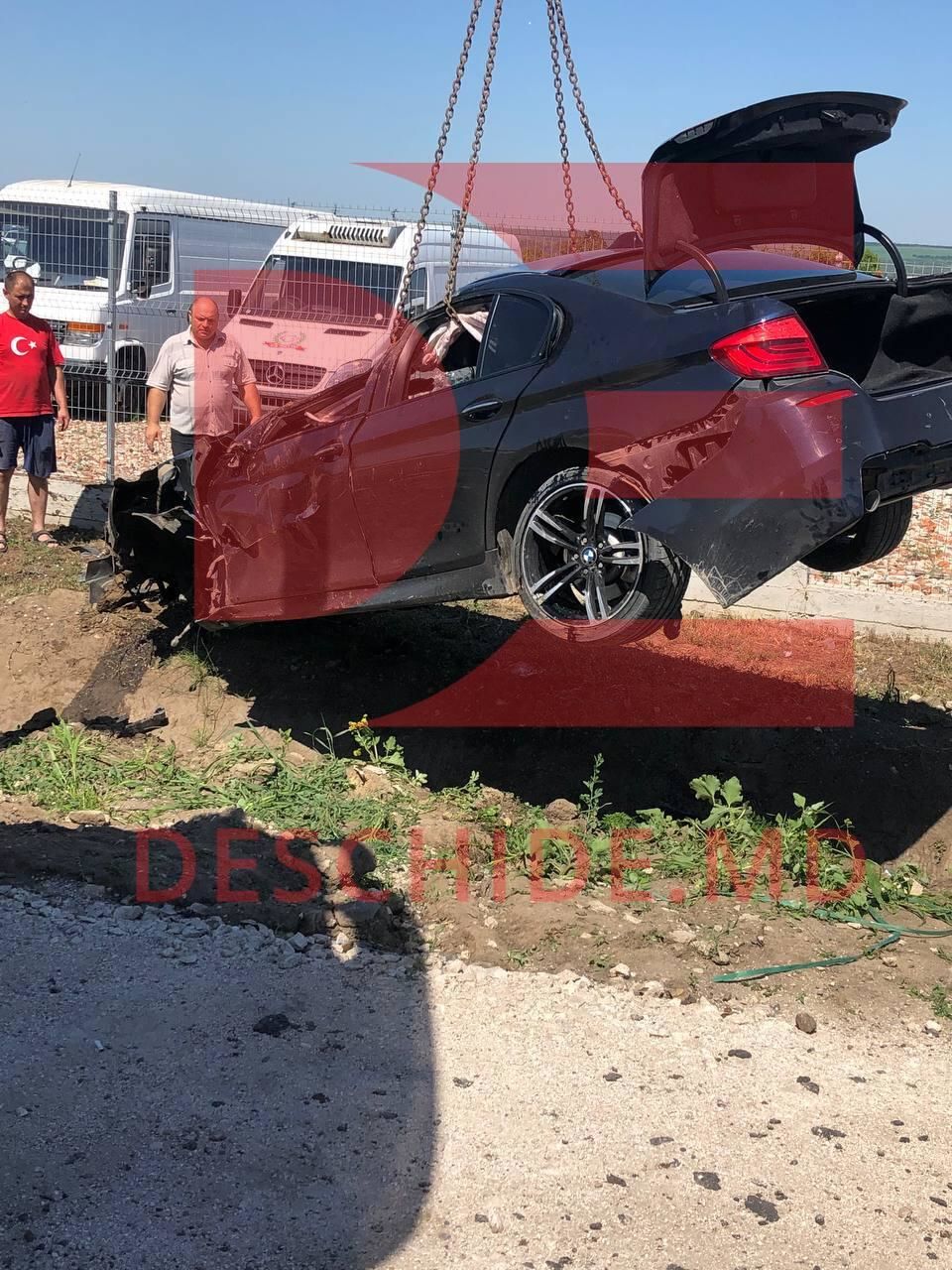 В Страшенском районе перевернулся BMW