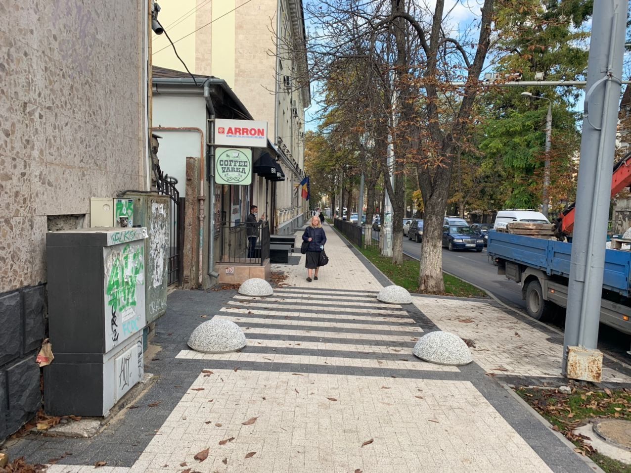 Чебан: Люди не обращают внимания на призывы не парковаться на тротуарах