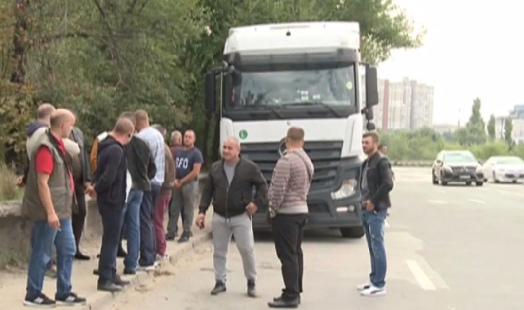 Водители грузовиков устроили в субботу акцию протеста в Кишиневе