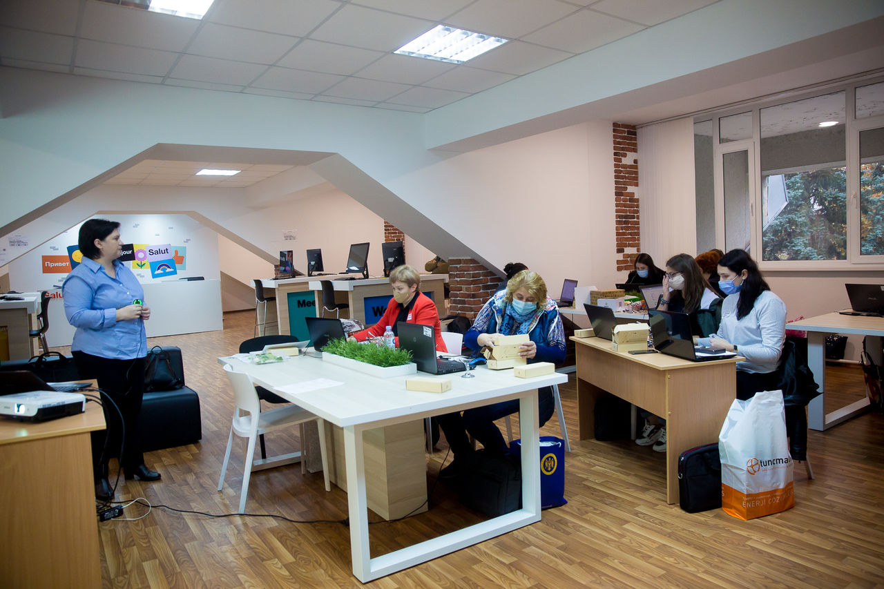 Фонд Orange Moldova развивает цифровые способности педагогов Молдовы