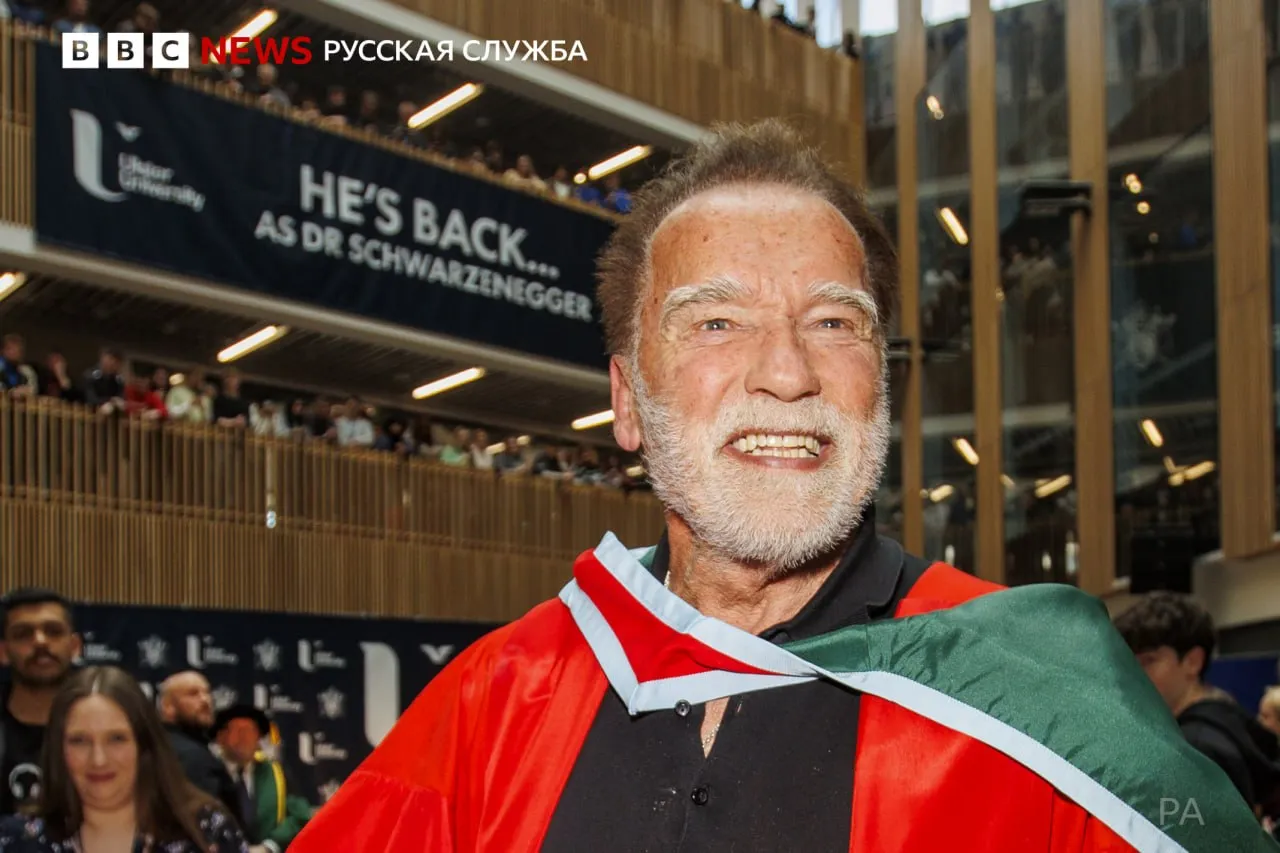 Arnold Schwarzenegger a primit titlul de doctor la Universitatea Ulster din Belfast