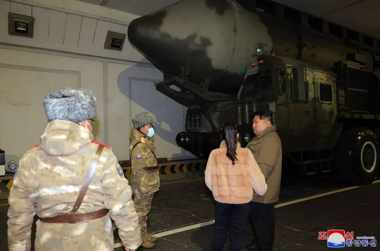 Ким Чен Ын привел 10-летнюю дочь на запуск баллистической ракеты