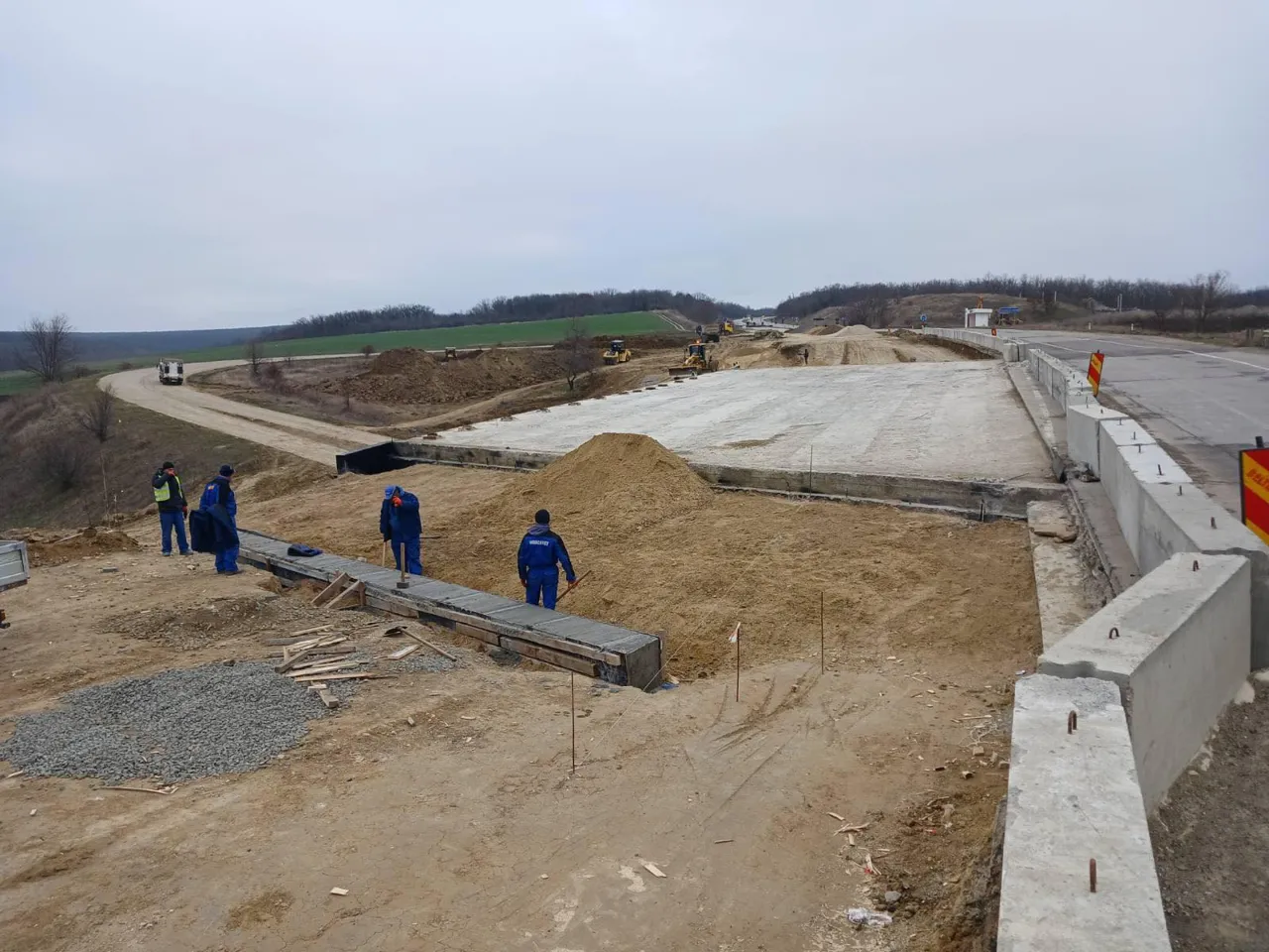 Ремонт моста на автотрассе Делакэу - Бульбоака идет полным ходом
