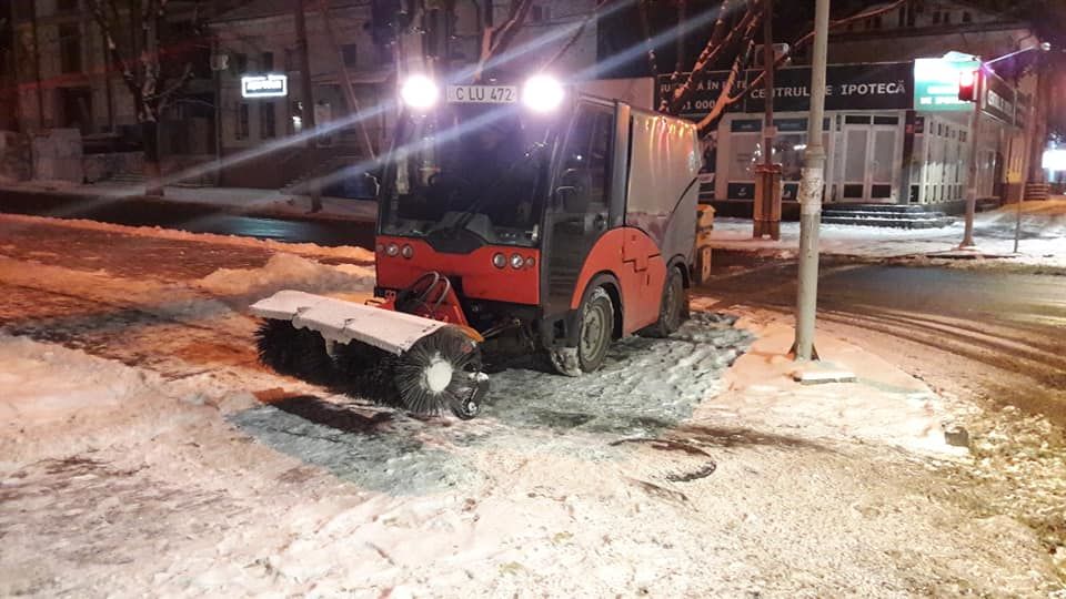 Кодряну: Кишиневские дороги убираются от снега в режиме 24 часов в сутки