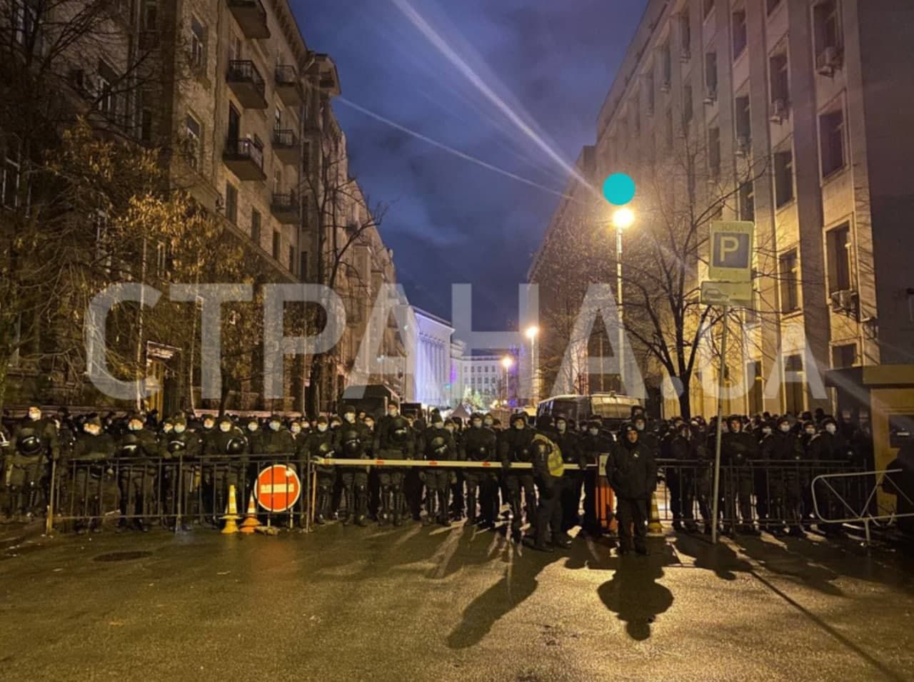 В Киеве прошло факельное шествие в честь дня рождения Бандеры
