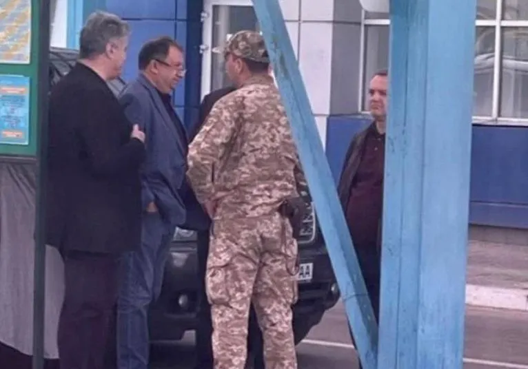 Порошенко второй раз попытался уехать из Украины