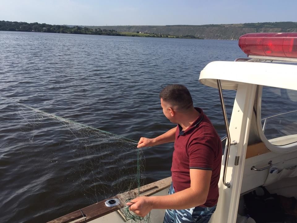 Inspectarea lacului Dubăsari: amenzi pescarilor și 700 de metri de plasă de pescuit, descoperite