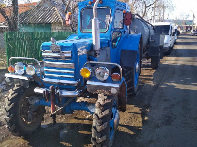 Самый "тюнингованный" трактор был обнаружен в Комрате