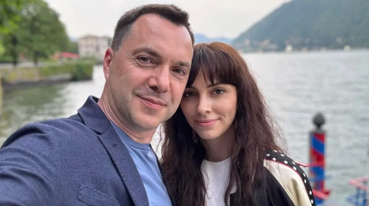 Жена Алексея Арестовича подала на развод