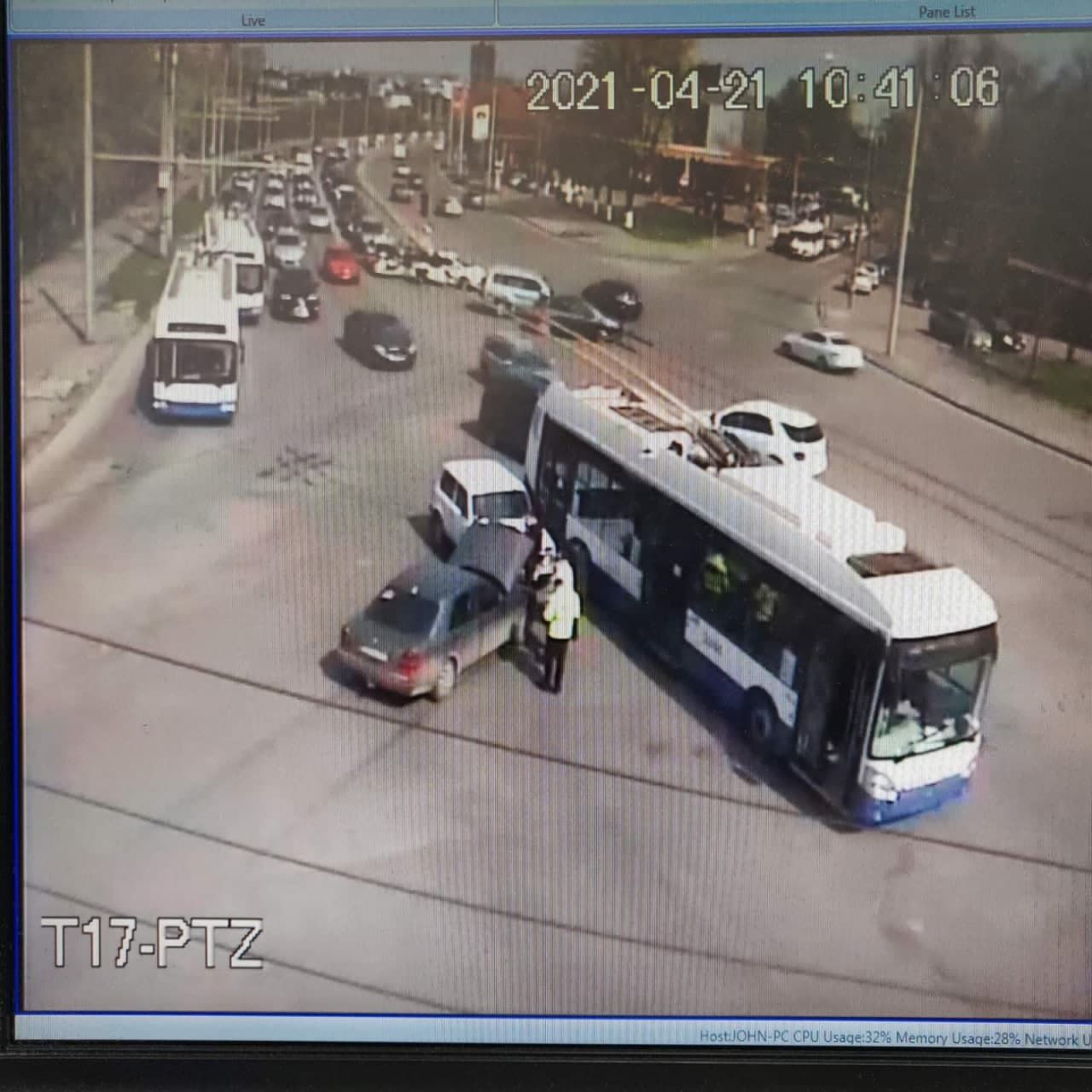 В столичном секторе Ботаника произошла авария с участием троллейбуса