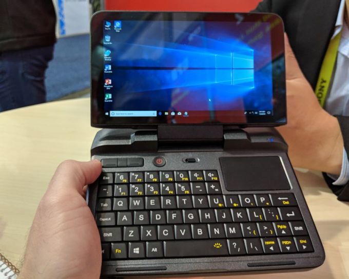 Ноутбук размером со смартфон способен запускать Windows 10