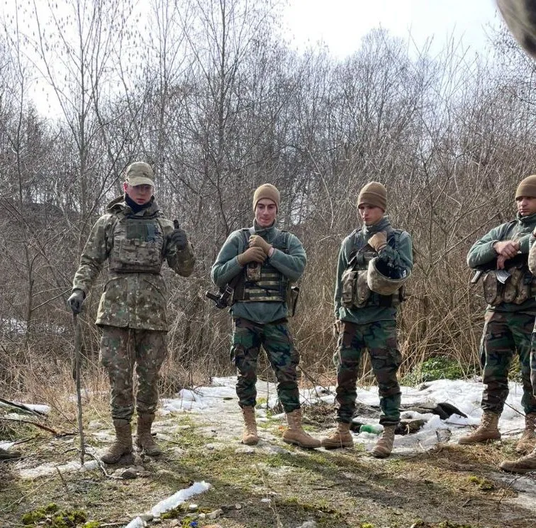 Militari moldoveni participă la instruiri montane în România