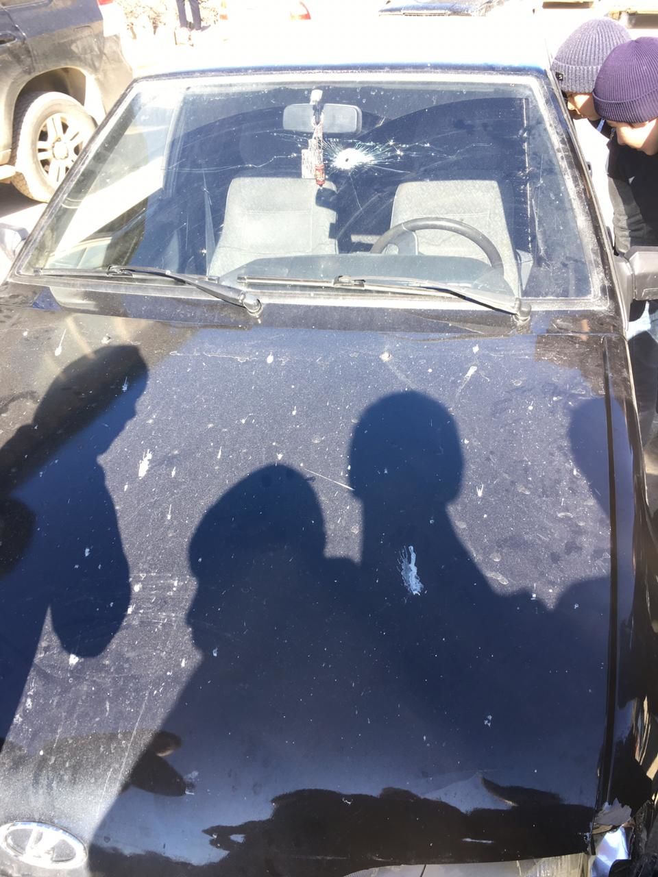 В Дагестане полицейский обстрелял авто с подростком и пострадал сам