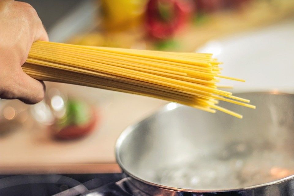 Топ-5 продуктов, которые стоит исключить из рациона женщин после 30 лет