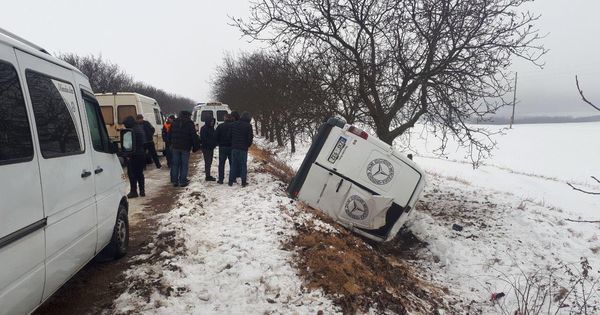 Один человек пострадал в ДТП с участием микроавтобуса