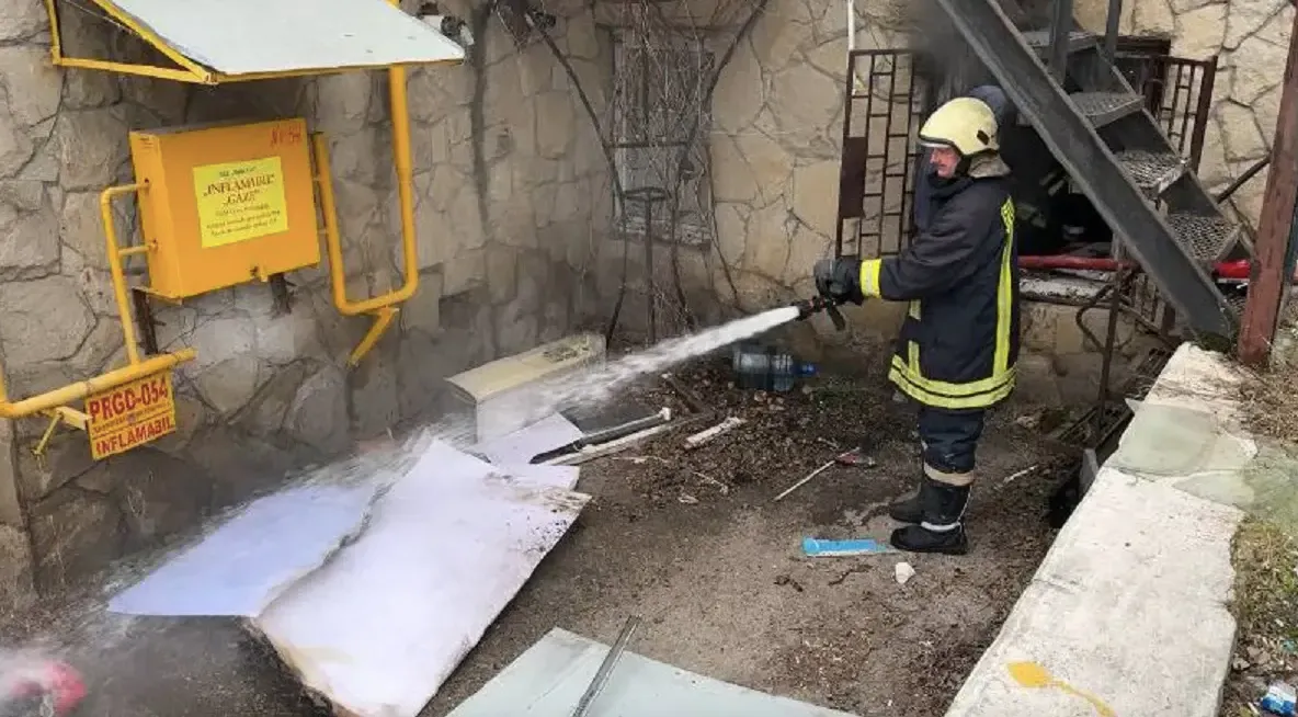Un incendiu a izbucnit în subsolul unei agenții de publicitate din Bălţi