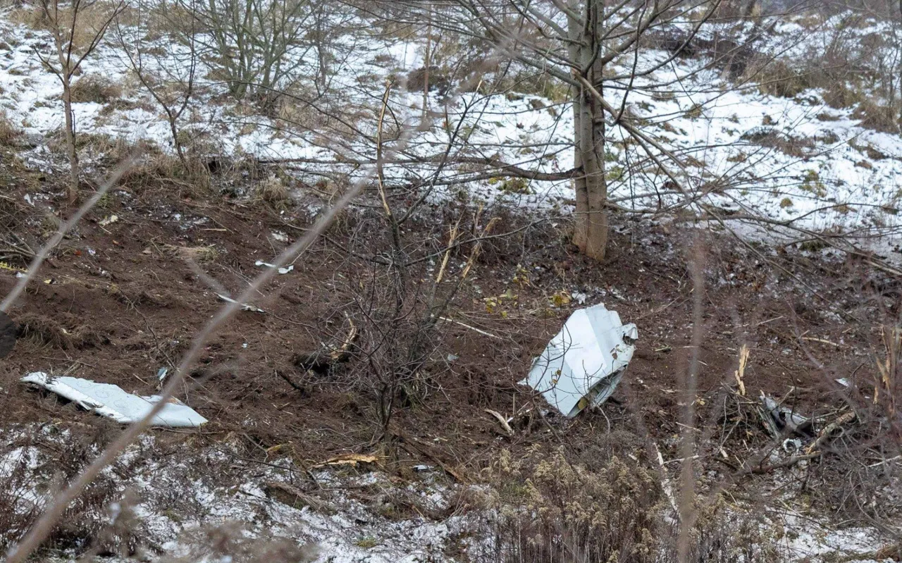 В Вильнюсе грузовой самолет упал на двухэтажный жилой дом