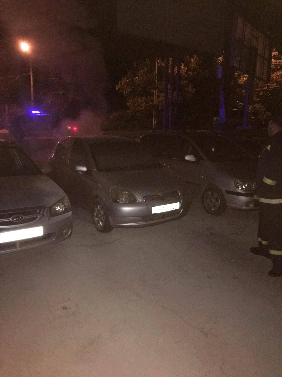 На двух парковках Кишинева произошли пожары