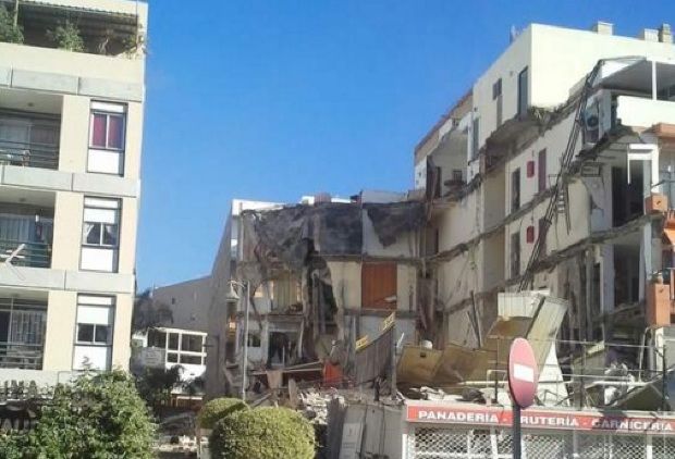 O clădire s-a prăbușit în Tenerife. Mai mulți oameni se află prinși sub dărâmături
