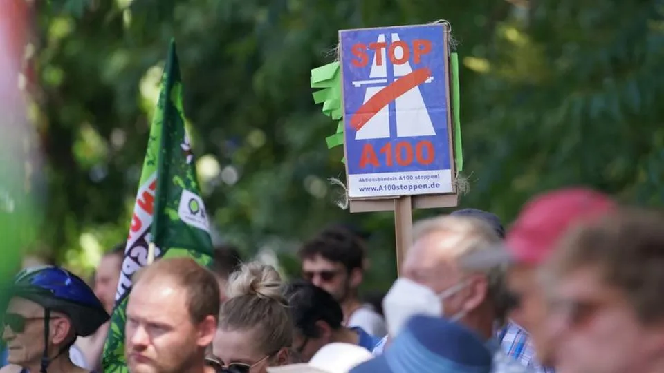 В Берлине протестовали против расширения автомагистрали