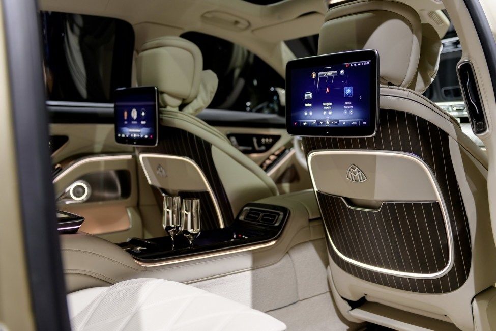 Mercedes показал Maybach S-Class нового поколения