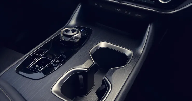 Lexus RZ 450e - теперь доступен и в Молдове