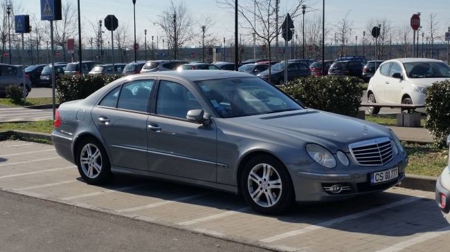Moldovenii le arata italienilor cum nu trebuie să-şi parcheze maşina