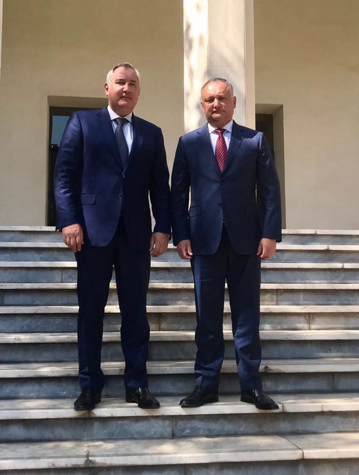 Dodon s-a întâlnit cu Rogozin, cerând prietenilor ruși să răspundă cu înțelepciune la acțiunile nesăbuite ale Chișinăului
