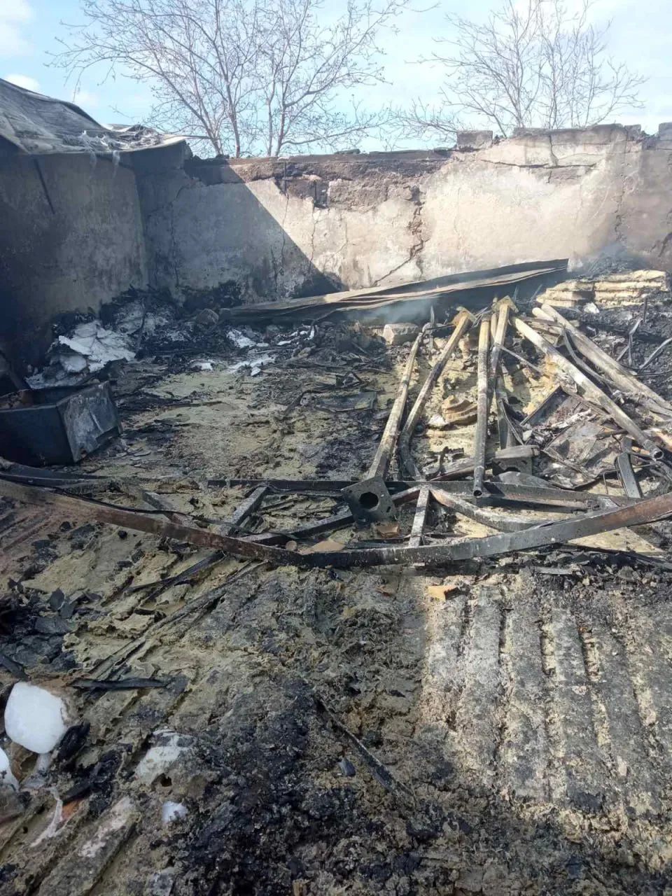 В Кагуле пожар на восковом складе тушили 6 пожарных расчетов