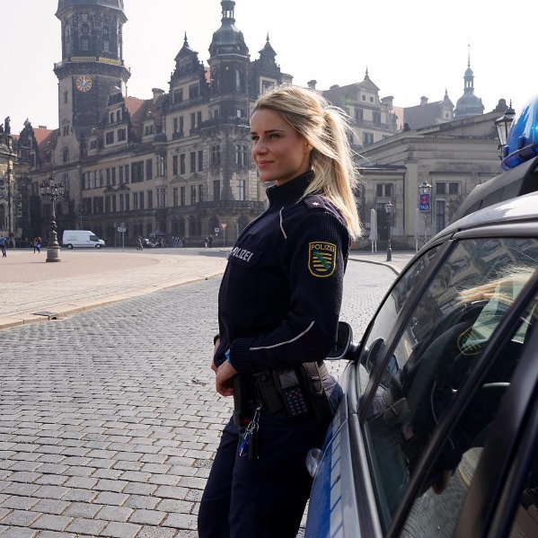 O nemțoaică, declarată cea mai atrăgătoare poliţistă